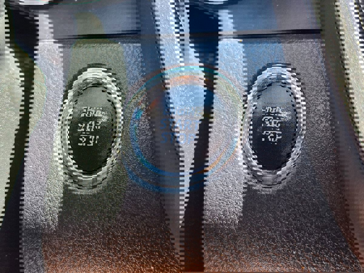 Used 2020 Toyota Camry SE w/ Convenience Package image 41