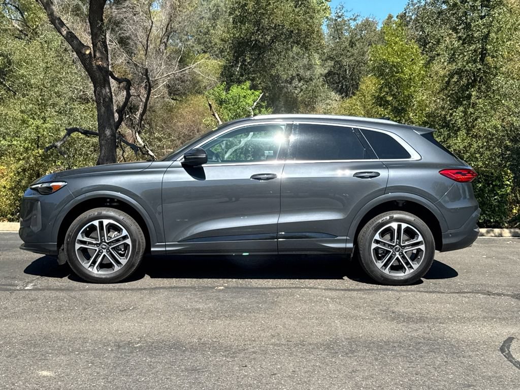 Certified 2025 Audi Q5 Premium AWD/4WD image 10