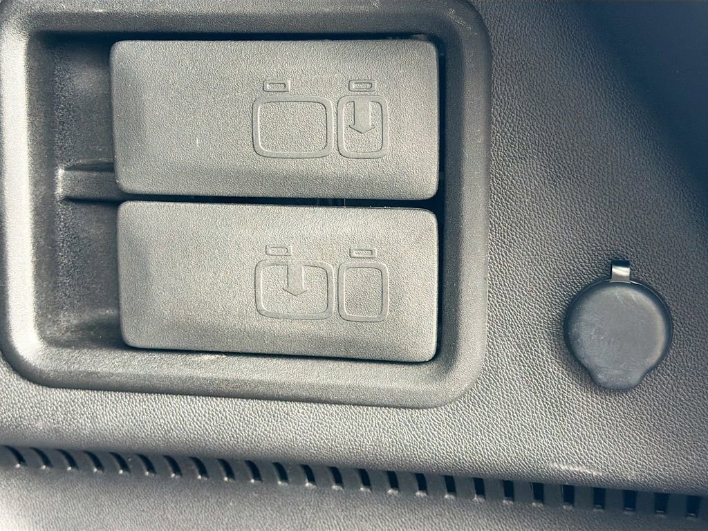 Used 2024 GMC Terrain SLT image 14