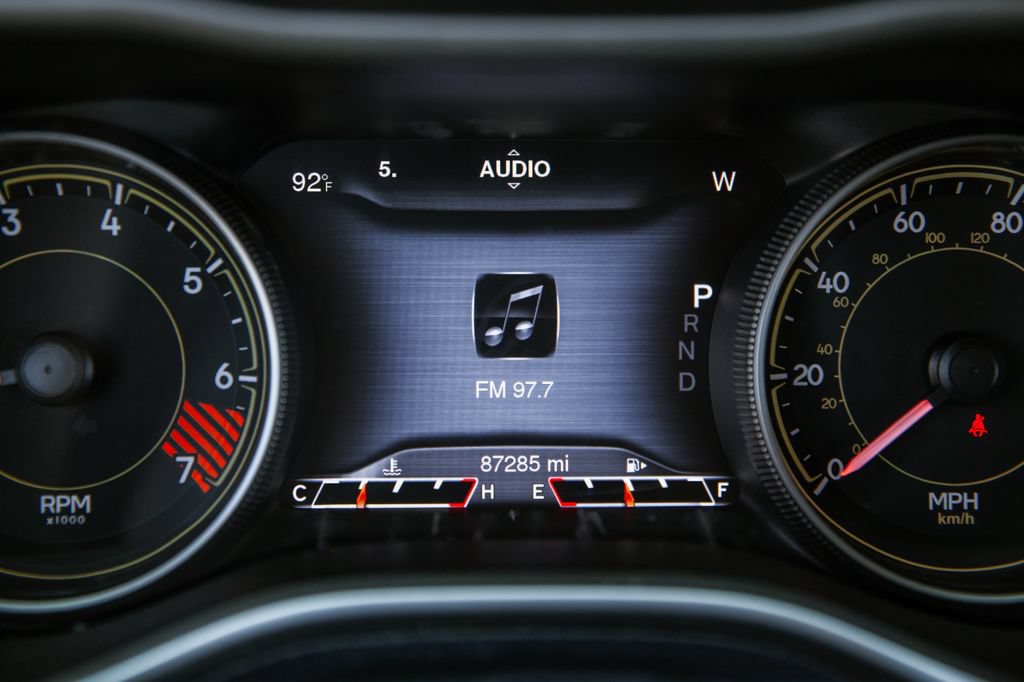 Used 2014 Jeep Cherokee Limited AWD/4WD image 18