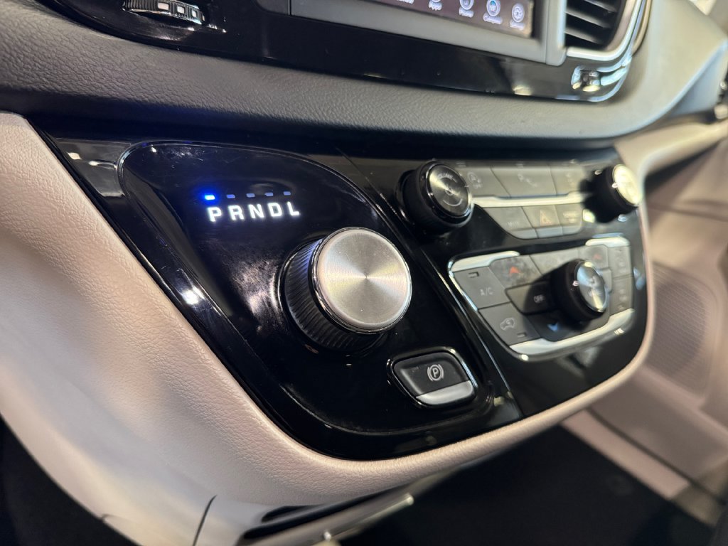 Used 2018 Chrysler Pacifica LX FWD image 21