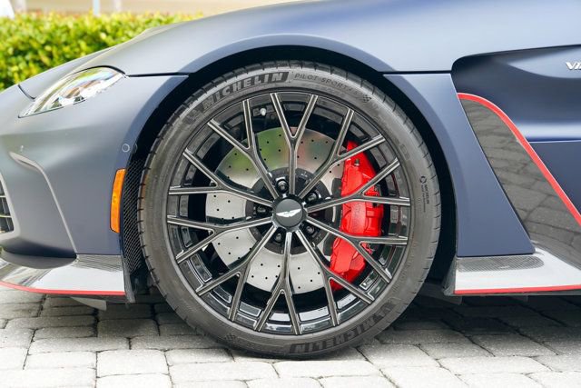 Used 2023 Aston Martin V12 Vantage Roadster RWD image 14