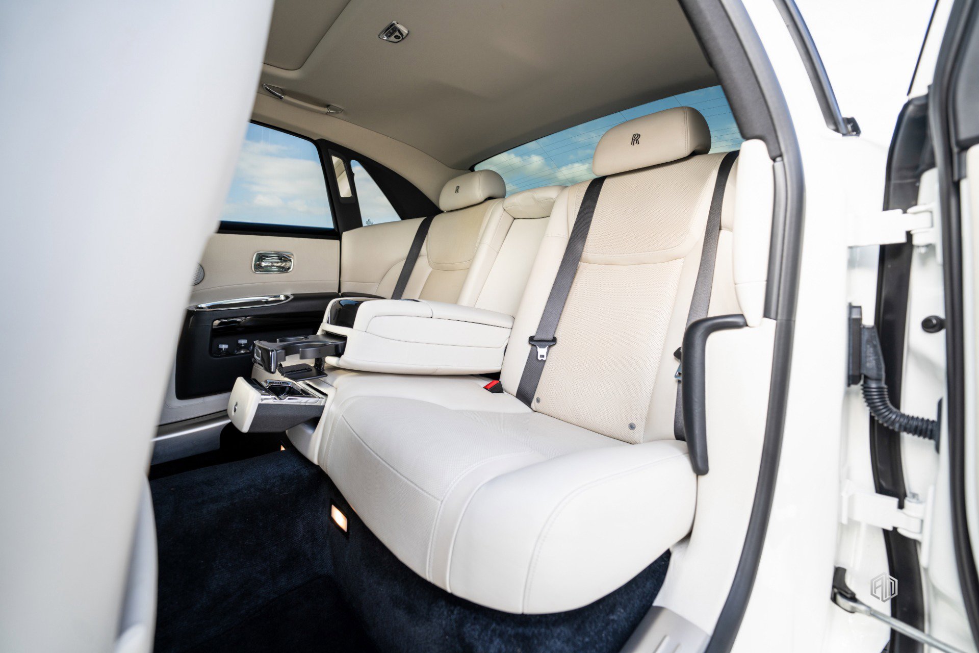 Used 2016 Rolls-Royce Ghost image 32