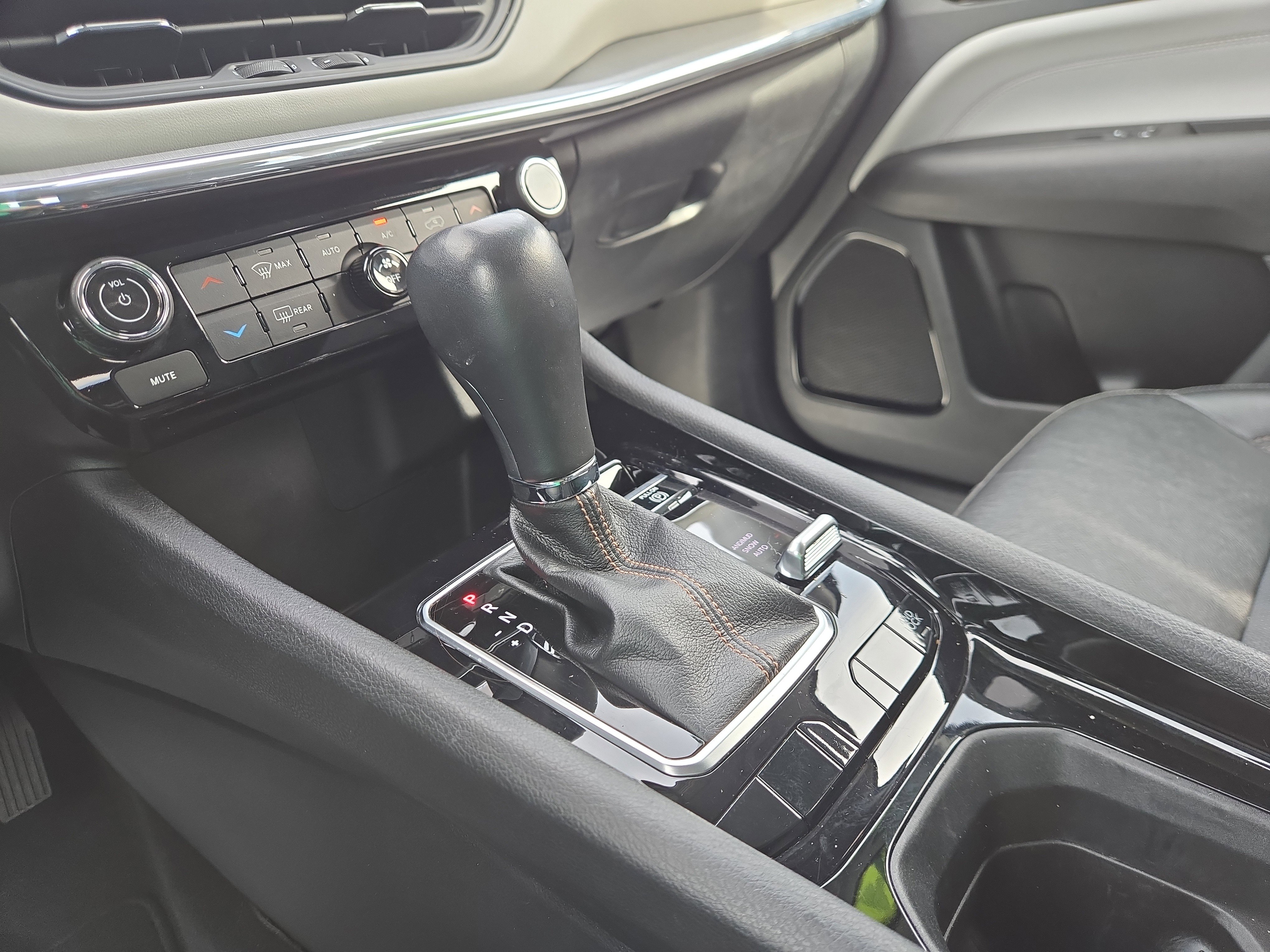 Used 2022 Jeep Compass Limited image 23