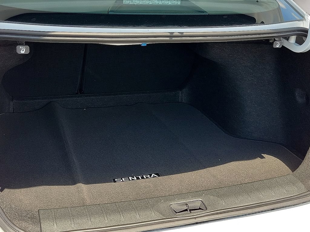 Used 2026 Nissan Sentra SR w/ Floor Mat Package FWD image 8