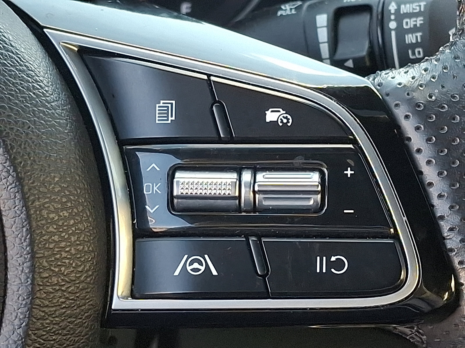 Certified 2023 Kia Forte GT-Line image 22