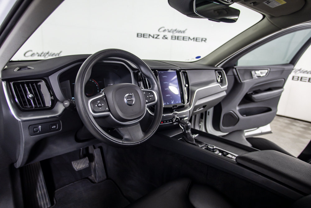 Used 2019 Volvo XC60 T5 Momentum w/ Premium Package FWD image 20