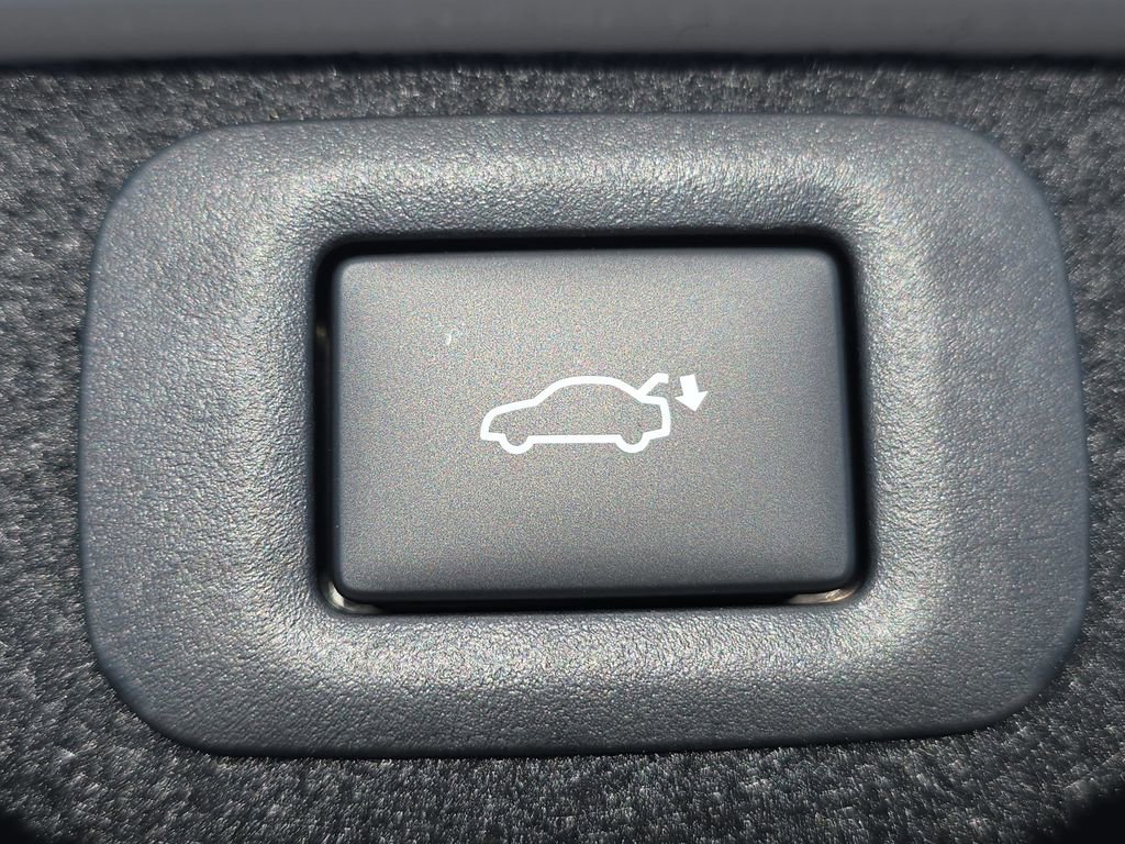 Used 2026 Toyota Crown Platinum image 16