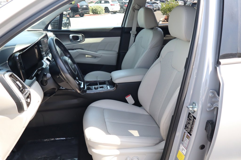 Used 2023 Kia Sorento SX FWD image 18