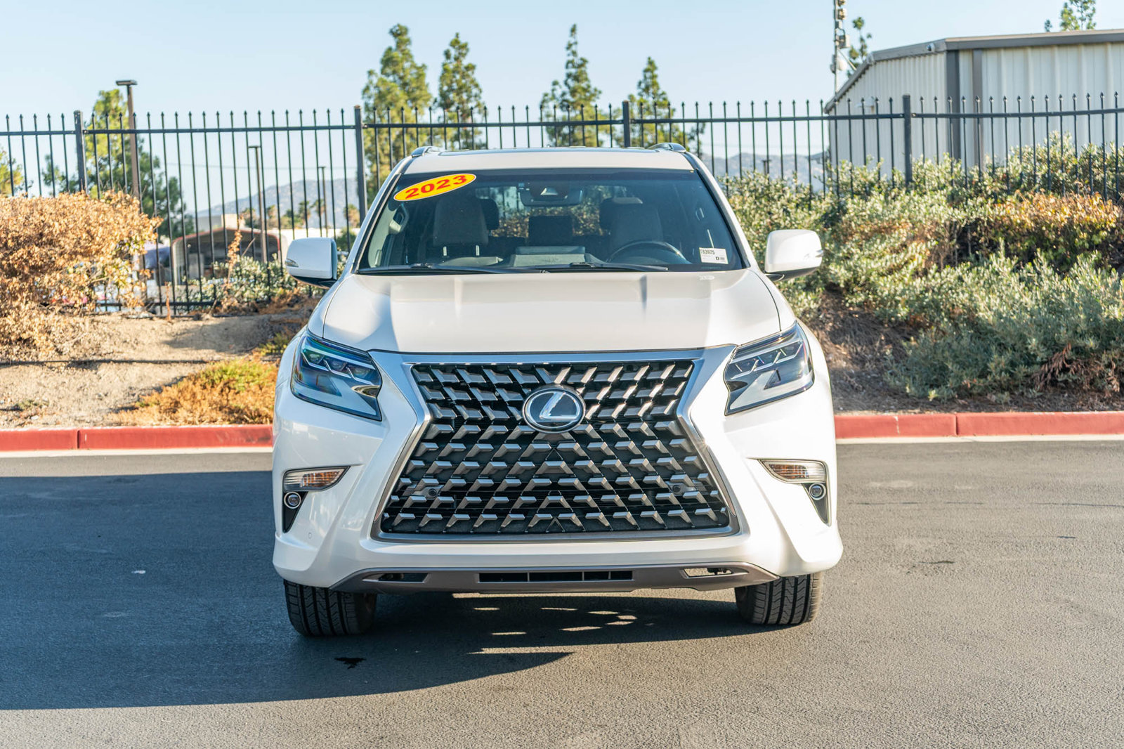 Used 2023 Lexus GX 460 Premium w/ Premium Package AWD/4WD image 2