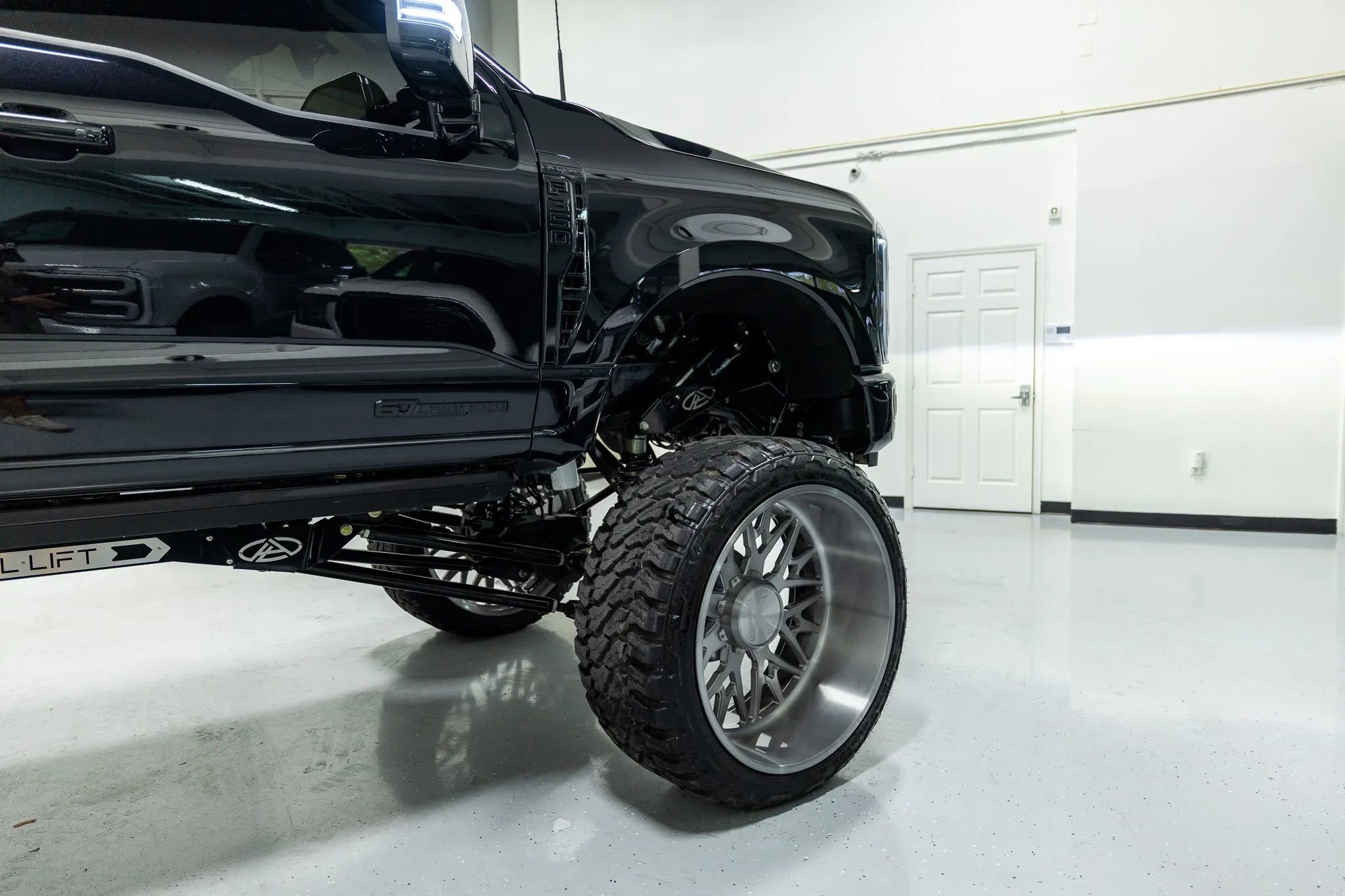 Used 2024 Ford F350 Platinum image 21