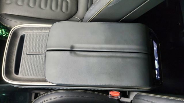 Used 2025 Rivian R1S Adventure image 57