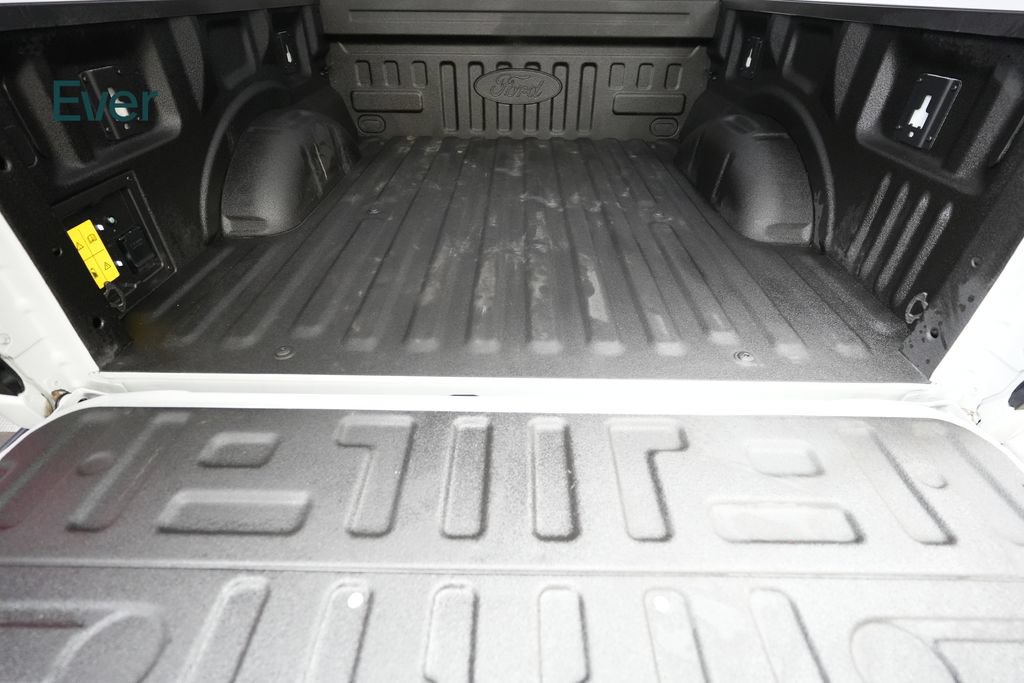 Used 2023 Ford F150 Lightning XLT AWD/4WD image 8