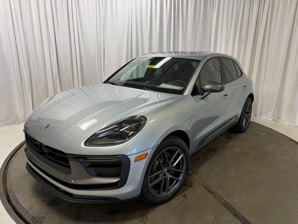Certified 2026 Porsche Macan Turbo AWD/4WD image 1