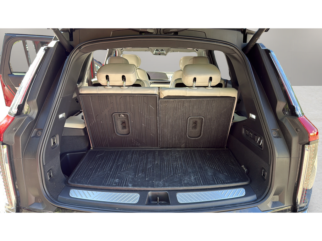 Used 2026 Cadillac Vistiq Sport w/ LPO, Floor Liner Package AWD/4WD image 27