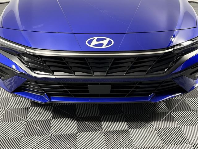 Used 2025 Hyundai Elantra Limited FWD image 51