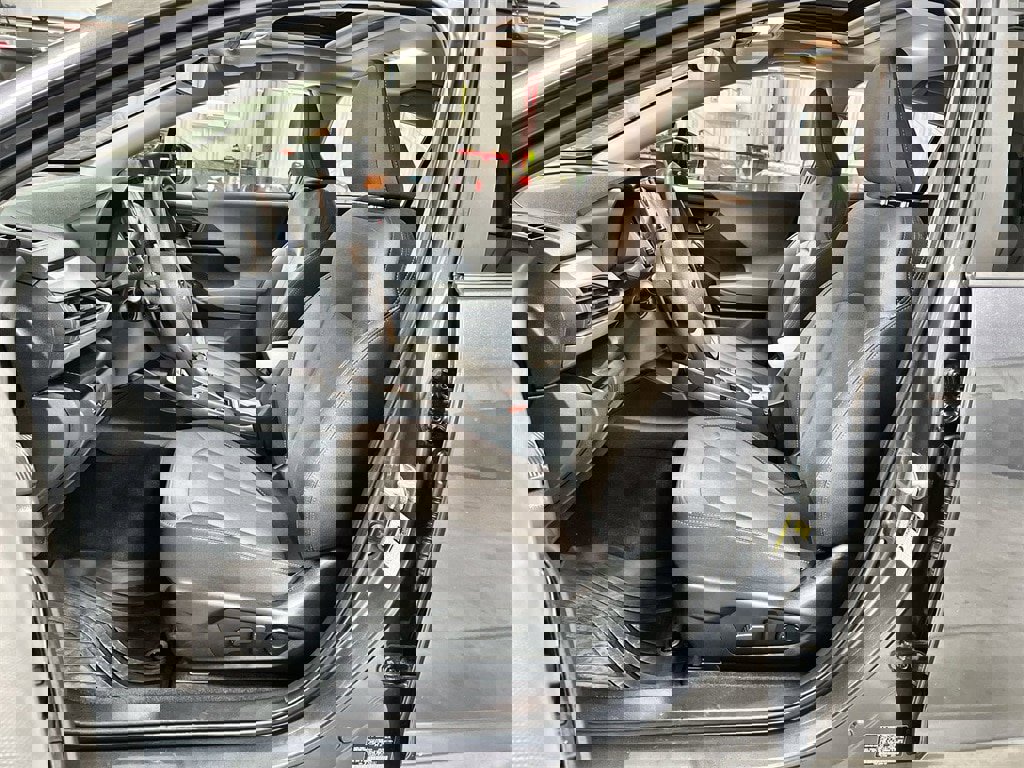 Used 2025 Subaru Crosstrek 2.0i Premium image 11