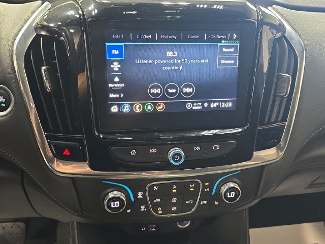 Used 2023 Chevrolet Traverse LT w/ LT Premium Package AWD/4WD image 25