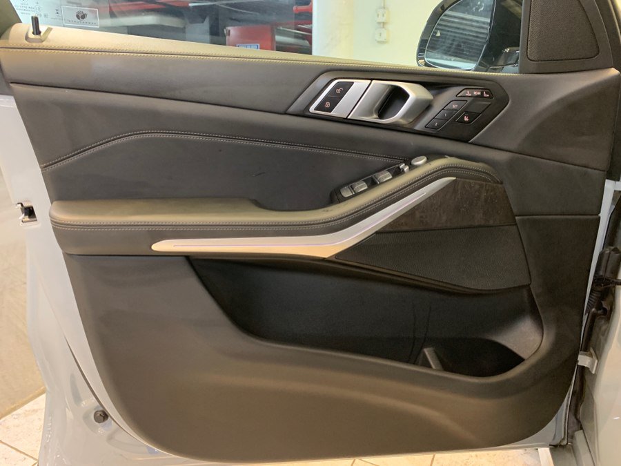 Used 2025 BMW X7 xDrive40i w/ M Sport Package AWD/4WD image 13