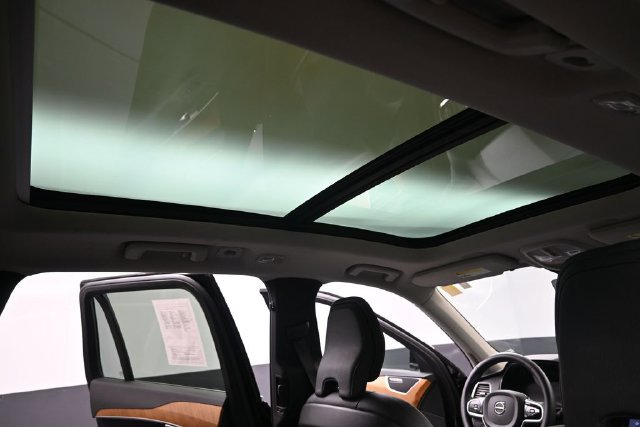 Used 2023 Volvo XC90 B6 Plus w/ Protection Package Premier AWD/4WD image 19