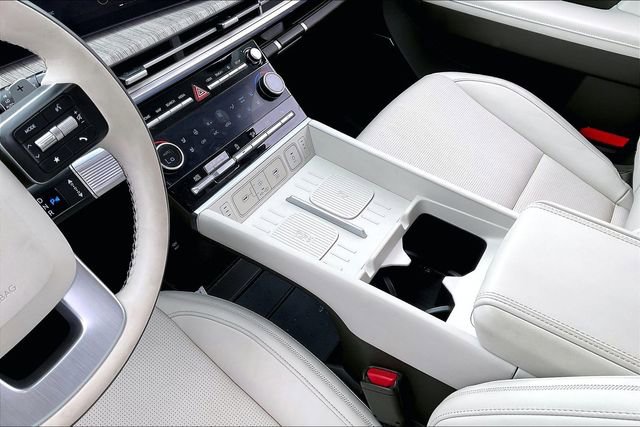 Used 2025 Hyundai Santa Fe Calligraphy FWD image 13