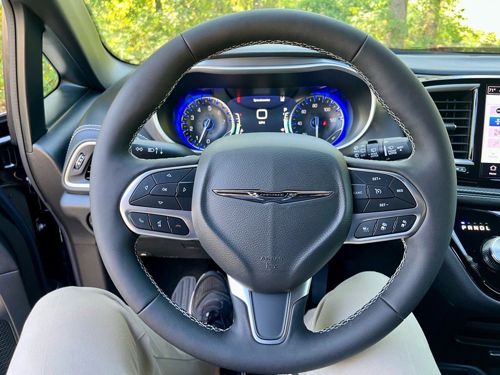 New 2026 Chrysler Pacifica Select image 22