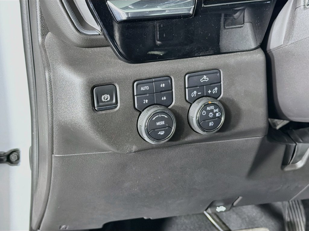 Used 2024 Chevrolet Silverado 1500 LT Trail Boss w/ Convenience Package II AWD/4WD image 10