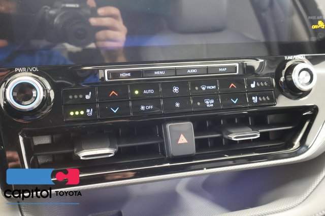 Certified 2021 Toyota Highlander Platinum AWD/4WD image 22