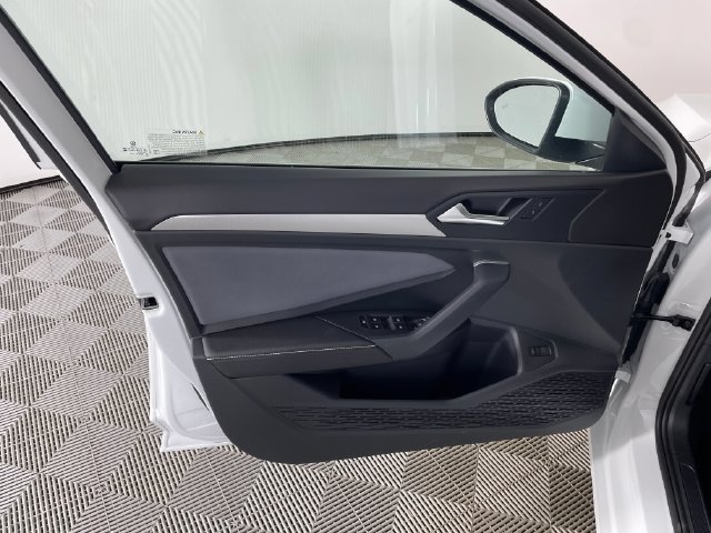 New 2027 Volkswagen Jetta SE FWD image 13