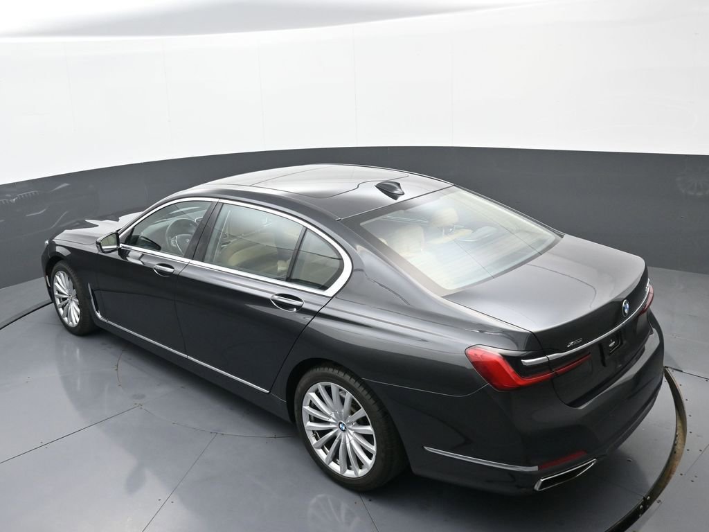 Used 2022 BMW 740i xDrive w/ Premium Package image 33
