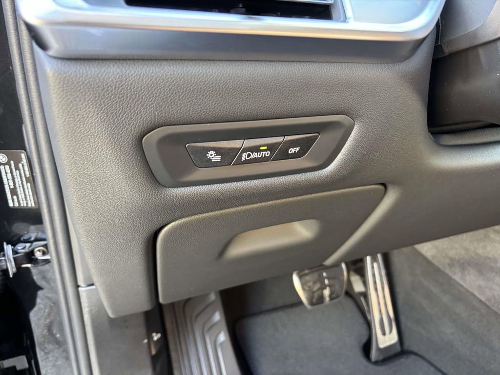 New 2026 BMW X6 xDrive40i w/ Climate Comfort Package image 14