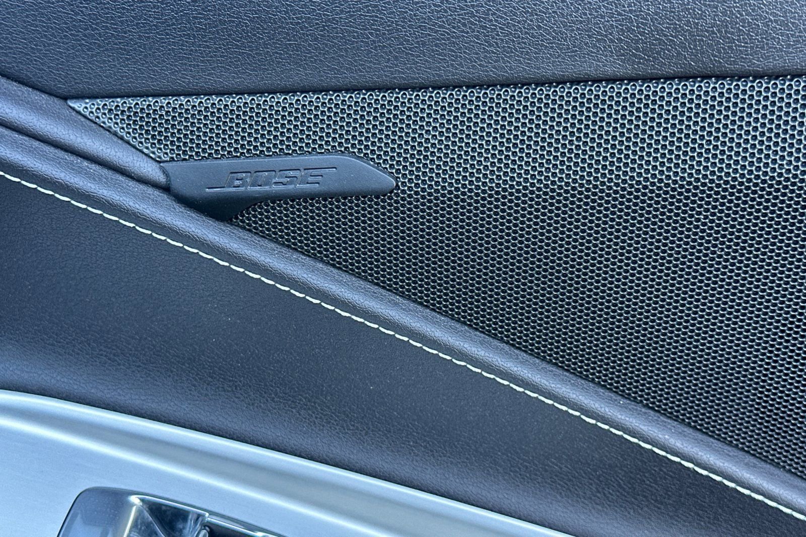 Used 2020 Chevrolet Corvette Stingray Coupe w/ Engine Appearance Package image 18