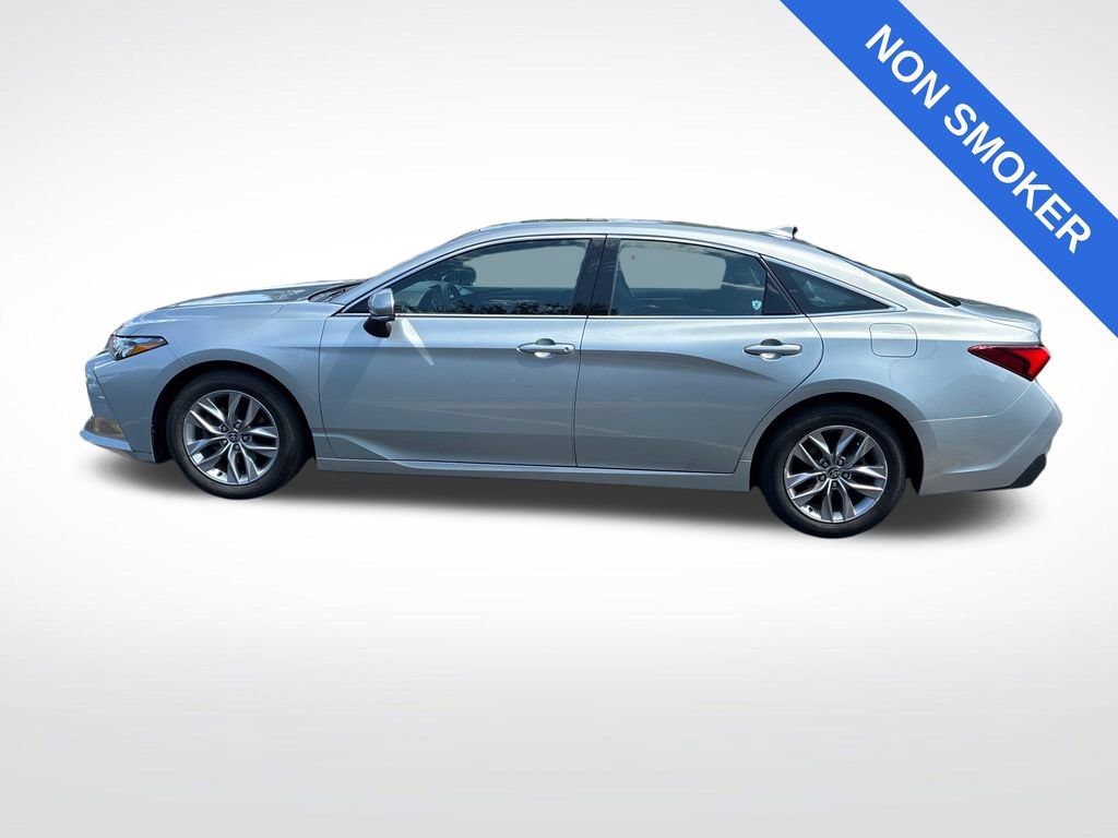 Used 2021 Toyota Avalon XLE w/ Moonroof Package FWD image 6