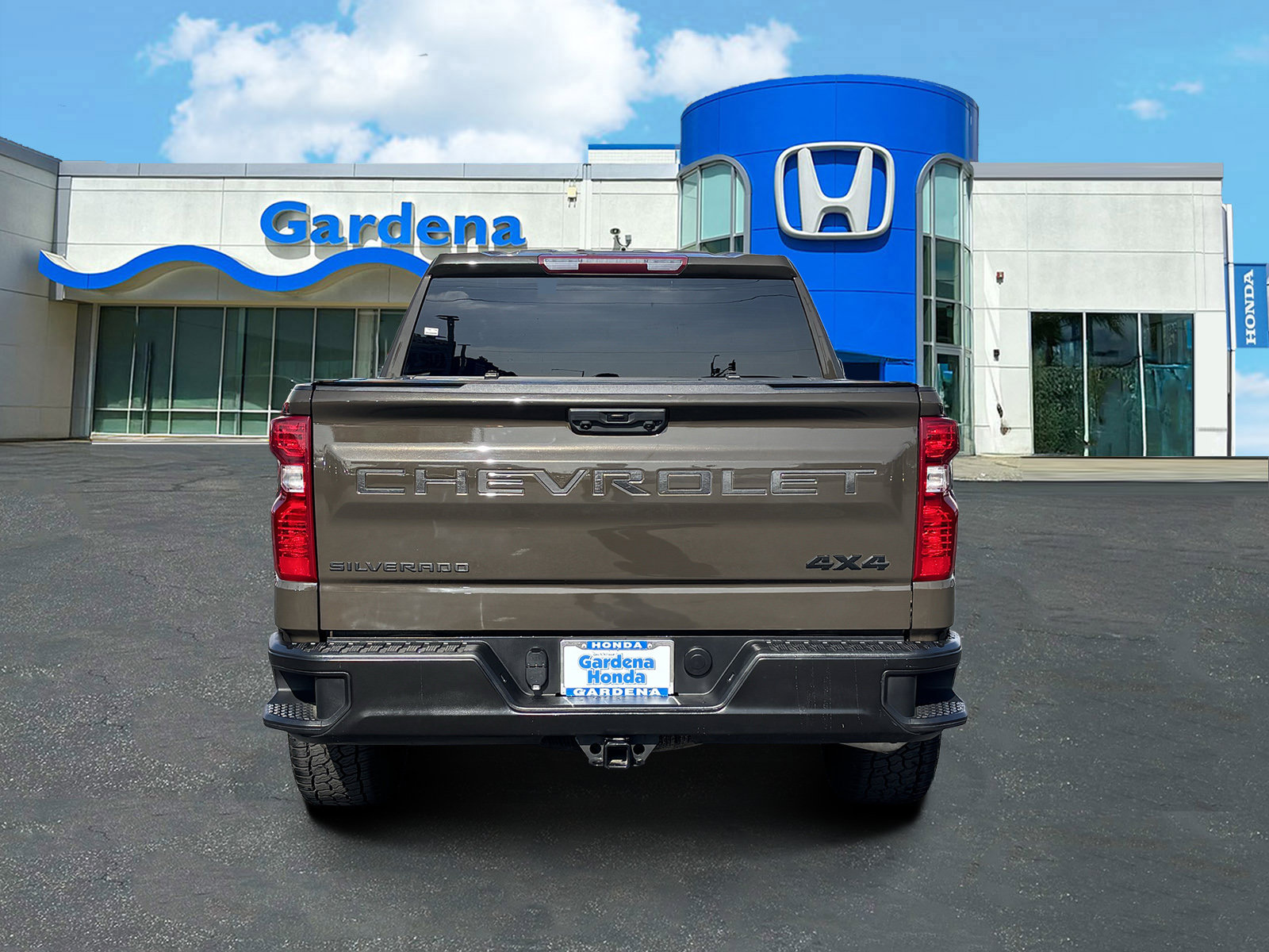 Used 2023 Chevrolet Silverado 1500 LT AWD/4WD image 5