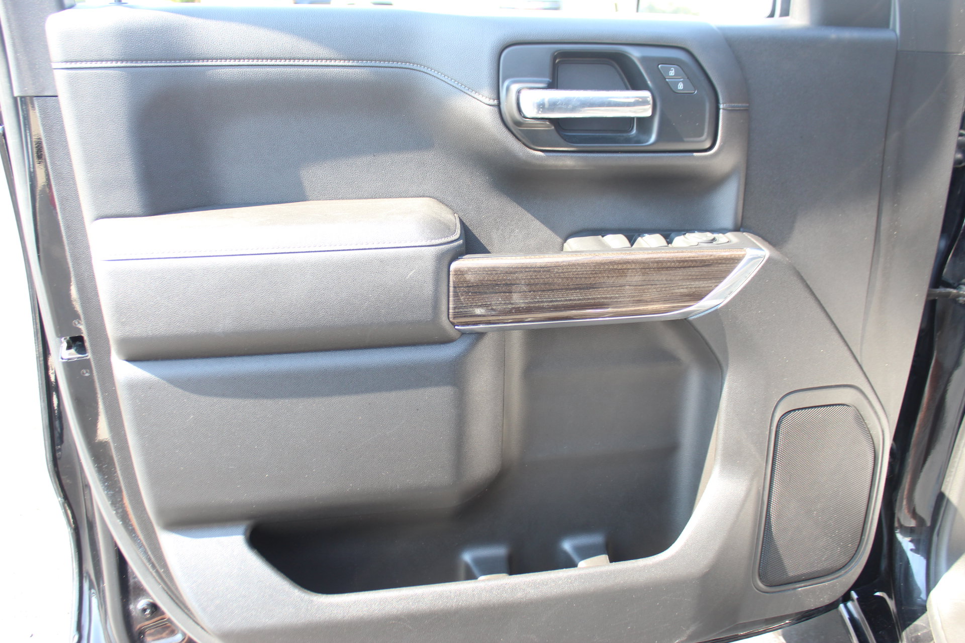Used 2022 Chevrolet Silverado 1500 LT Trail Boss w/ Bed Protection Package AWD/4WD image 13