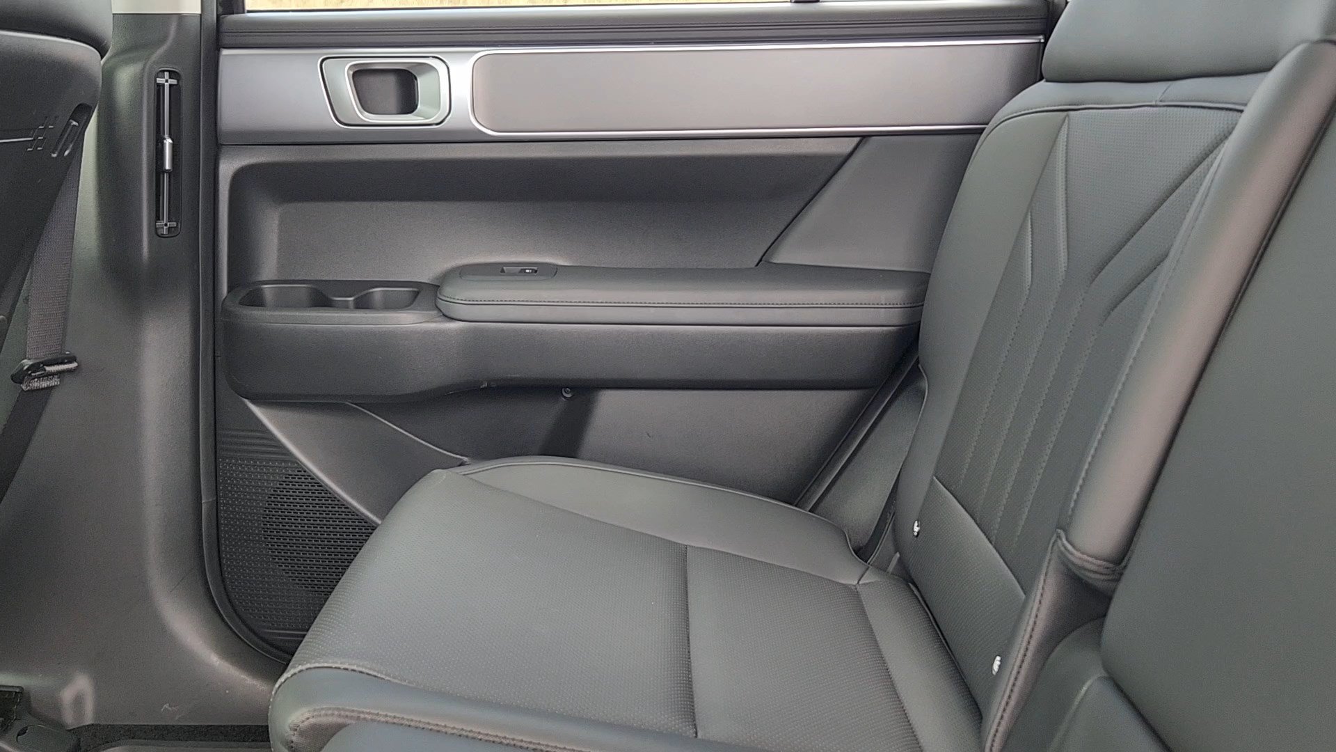 Certified 2025 Hyundai Santa Fe XRT AWD/4WD image 16