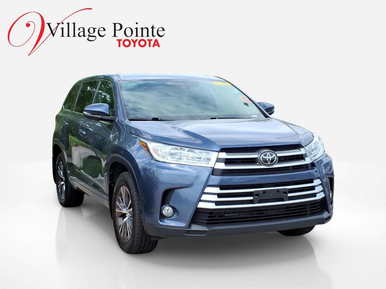Used 2018 Toyota Highlander Plus w/ Carpet Mat Package (TMS) AWD/4WD image 3
