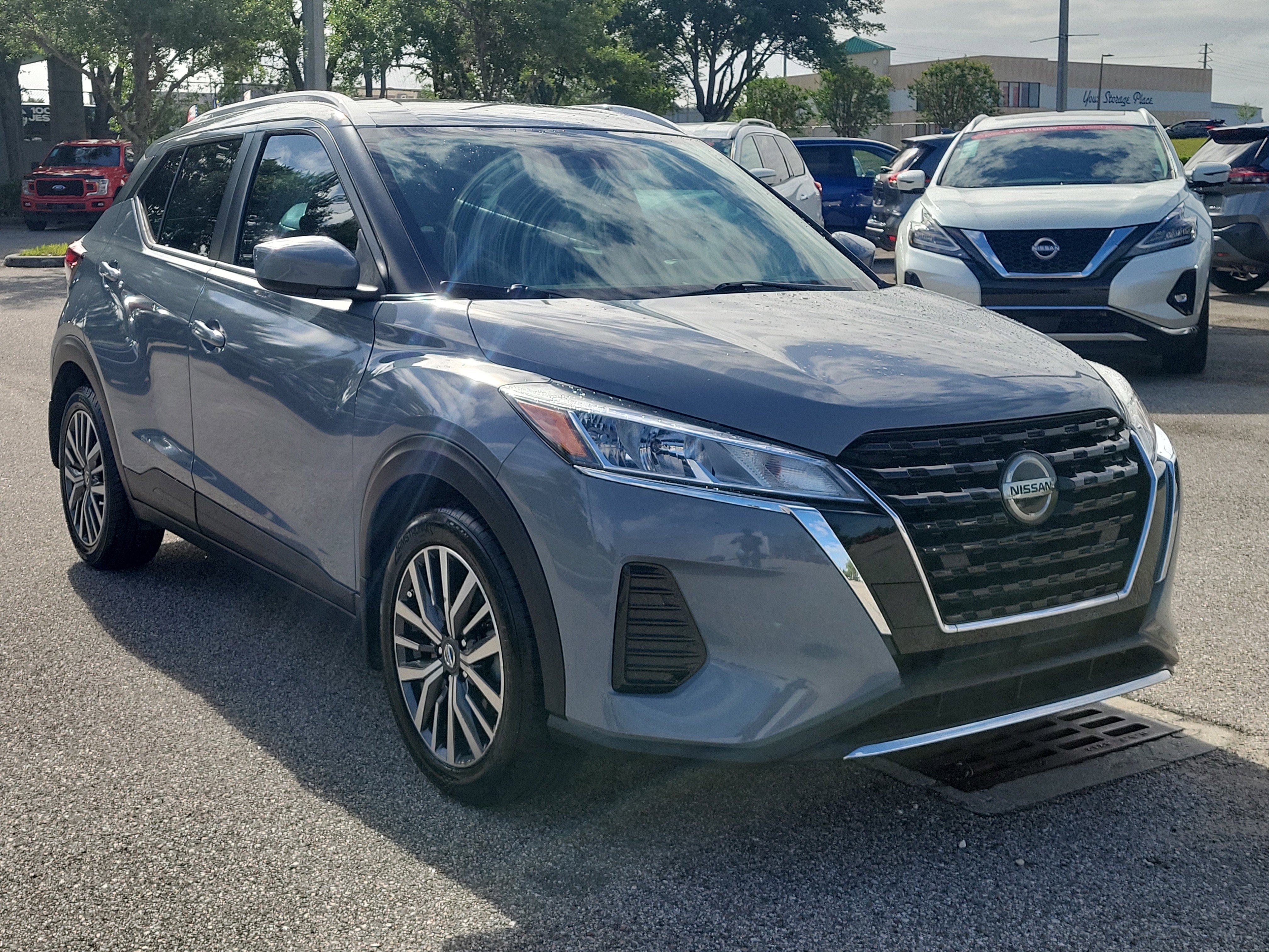 Certified 2021 Nissan Kicks SV FWD image 3