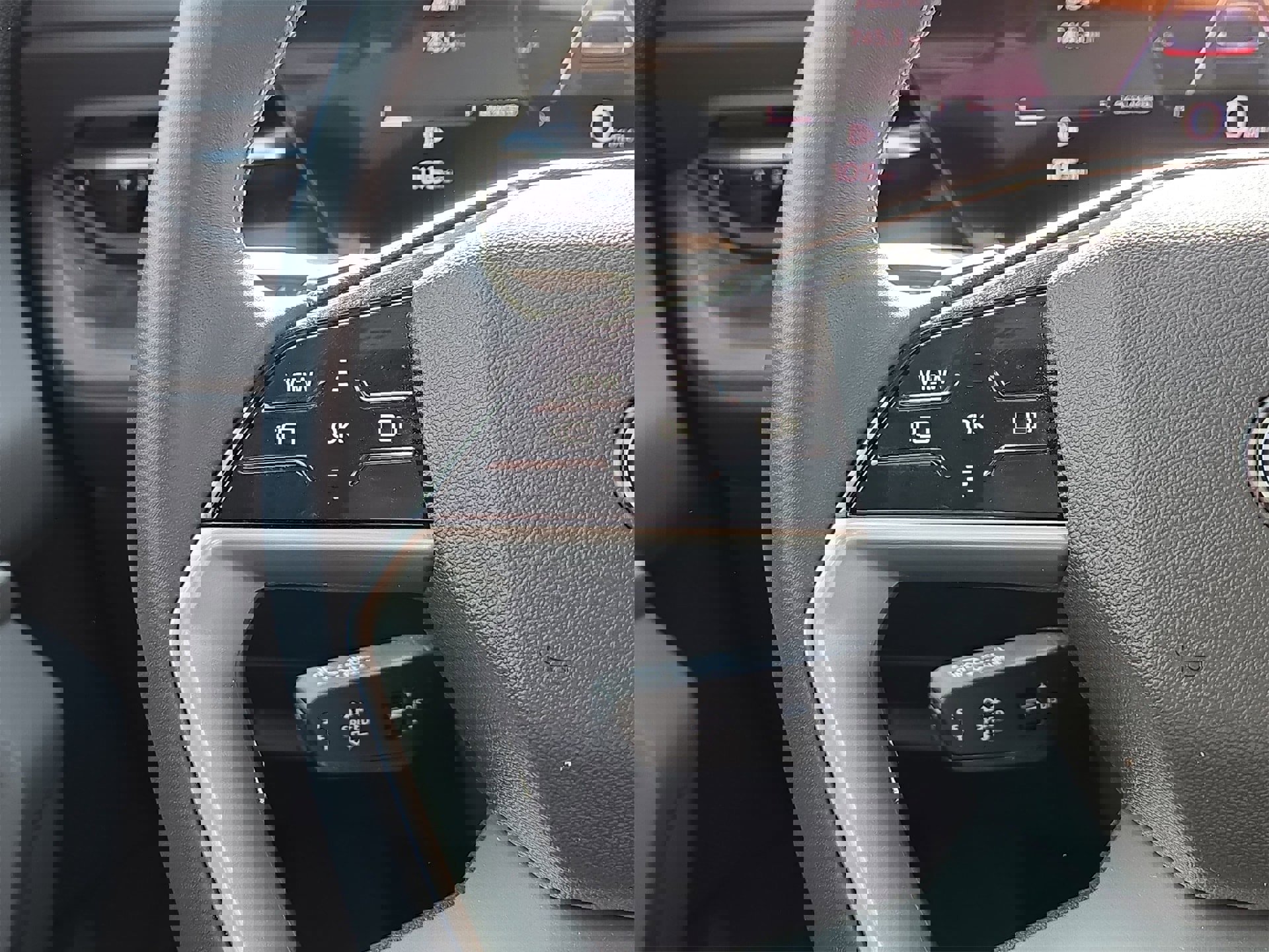 Used 2025 Audi Q5 Premium w/ Convenience Package image 21