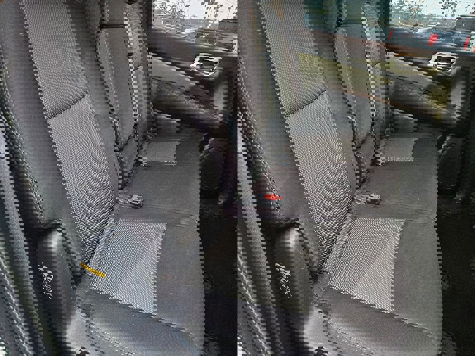 Used 2020 Nissan Pathfinder S image 28