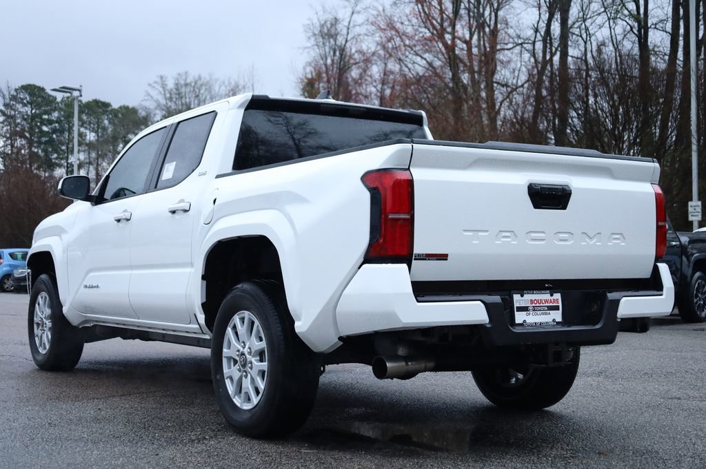 Used 2025 Toyota Tacoma SR5 image 3