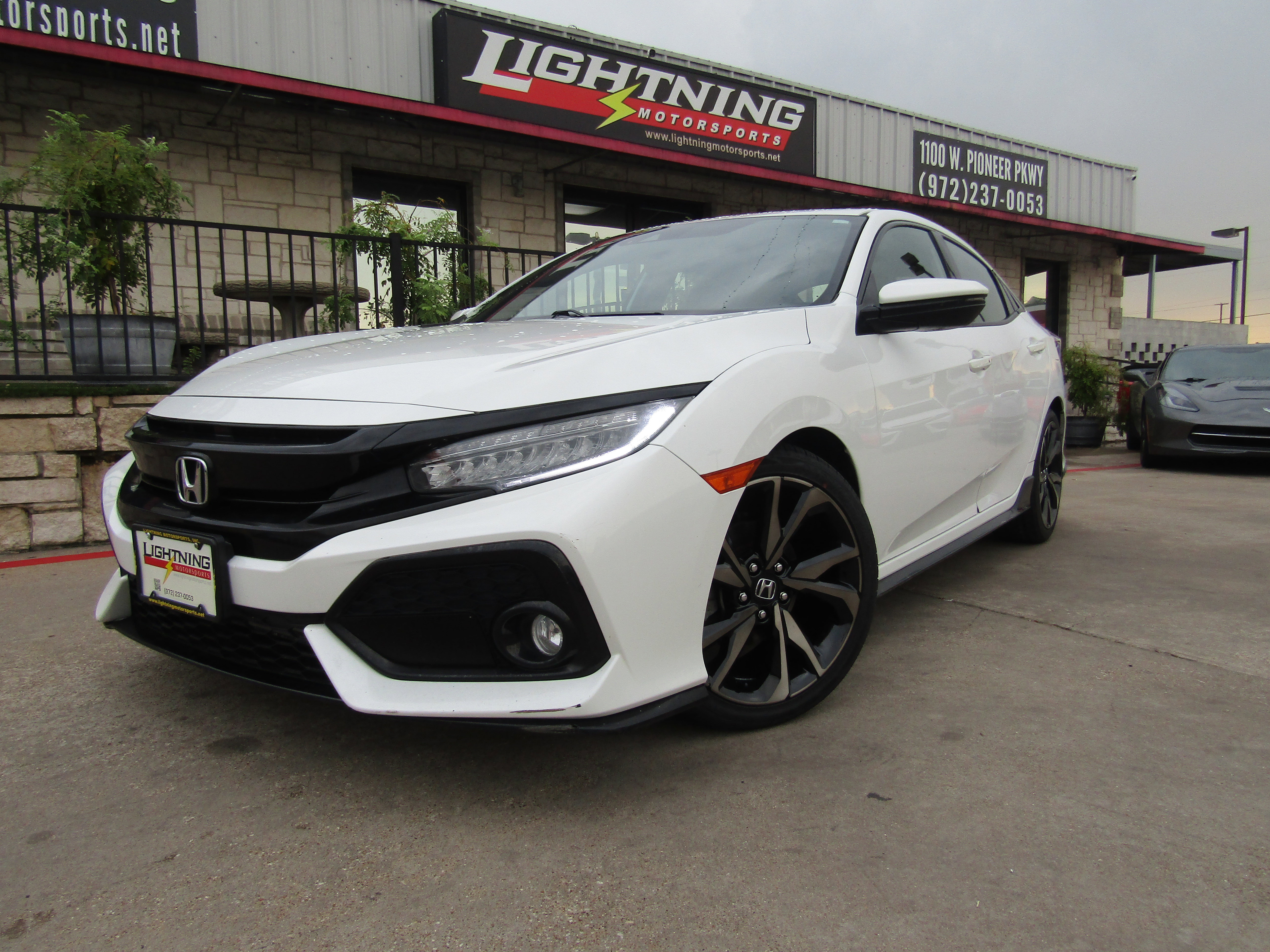 Used 2019 Honda Civic Sport Touring image 1