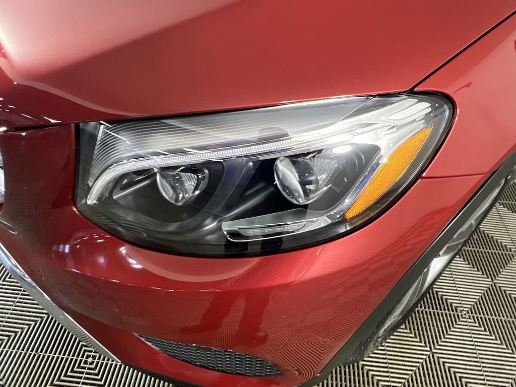 Used 2019 Mercedes-Benz GLC 300 4MATIC image 34