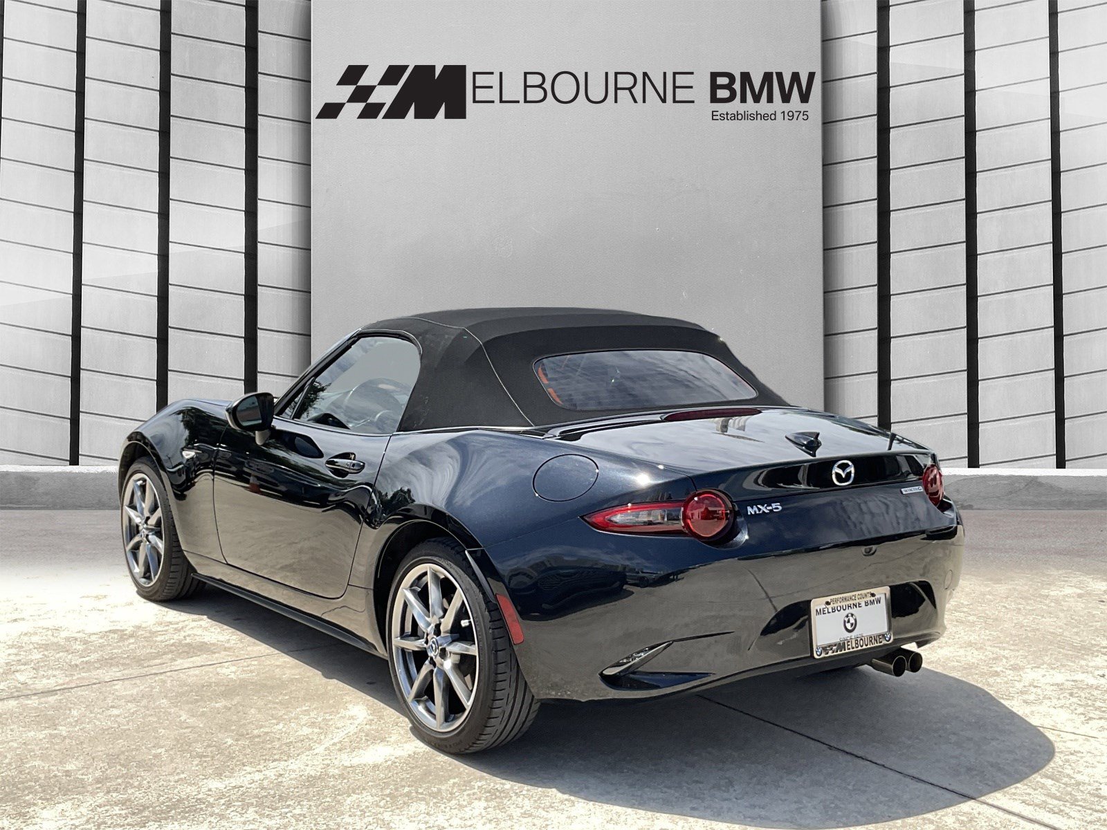 Used 2022 MAZDA MX-5 Miata Grand Touring RWD image 6