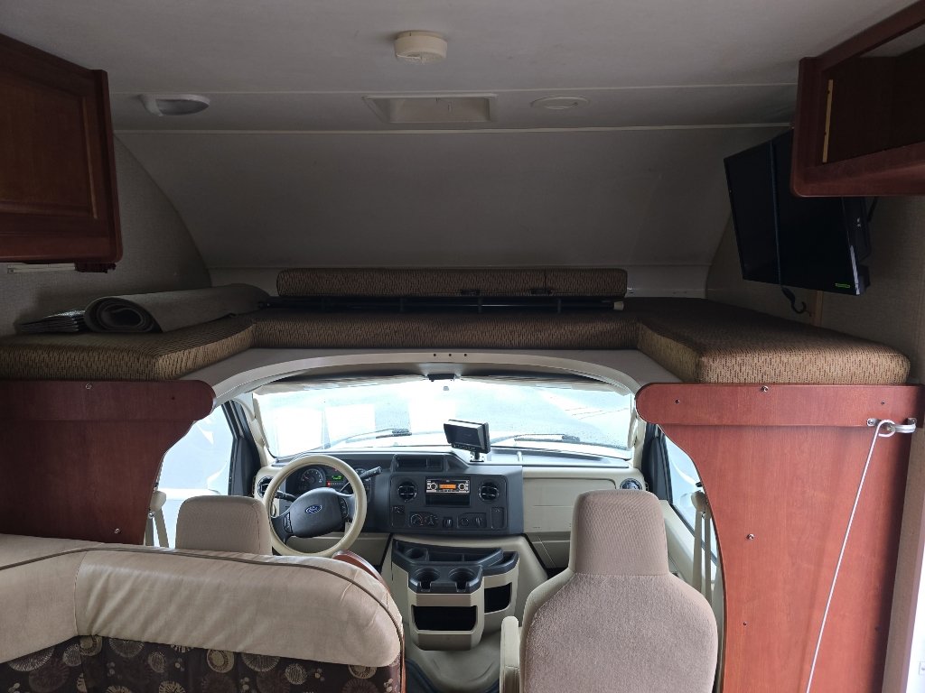 Used 2014 Ford E-350 and Econoline 350 Super Duty RWD image 23