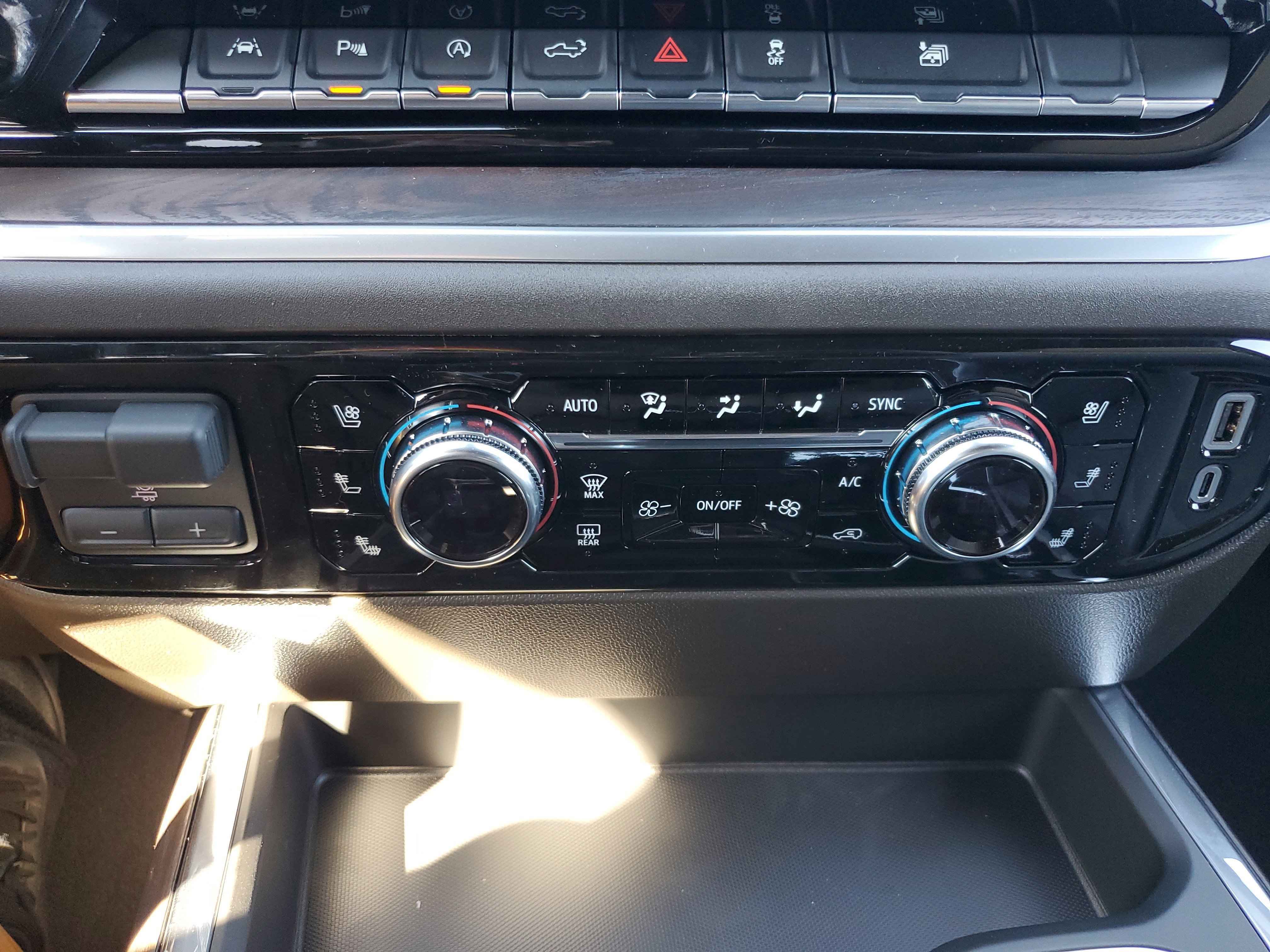 New 2026 GMC Sierra 1500 SLT image 28