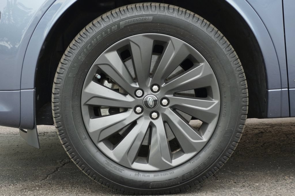 Used 2020 Land Rover Discovery Sport SE R-Dynamic AWD/4WD image 7