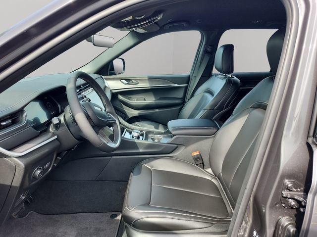 New 2025 Jeep Grand Cherokee Limited image 9