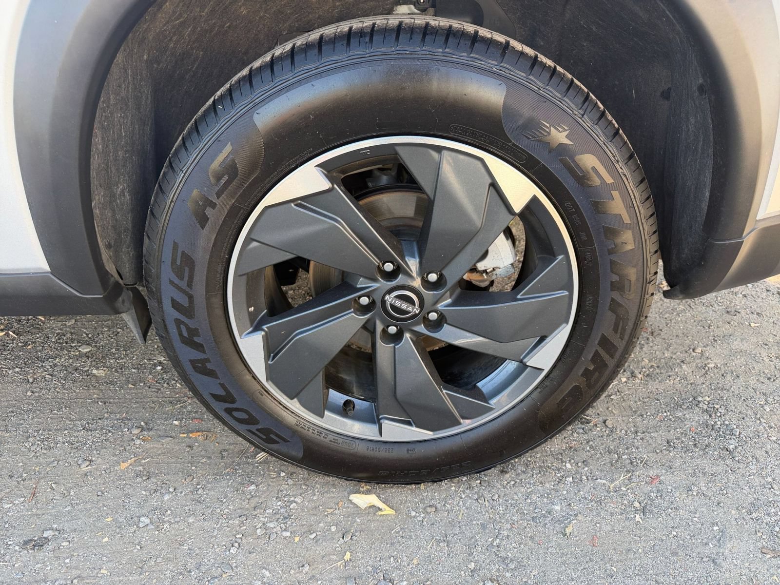 Used 2025 Nissan Rogue SV FWD image 32