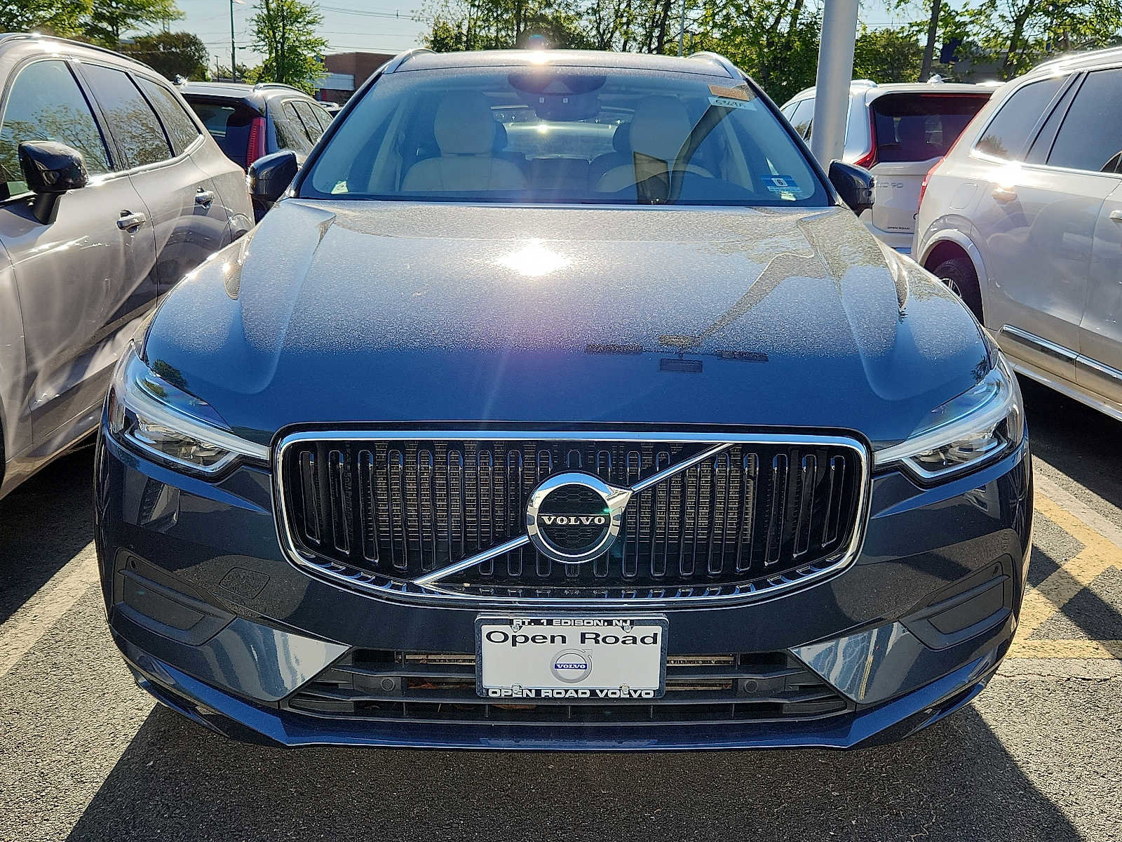 Used 2020 Volvo XC60 T5 Momentum w/ Protection Package Premier AWD/4WD image 2